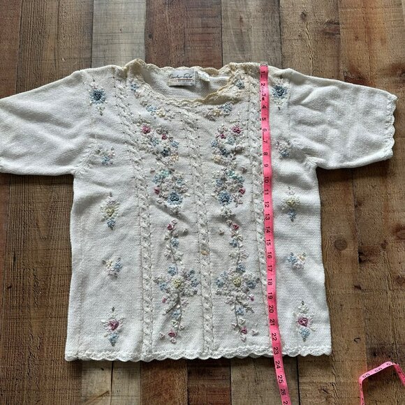 Vintage Carolyn Taylor Floral Knit Sweater With Embroidered & Pearl Details -M - Picture 7 of 10
